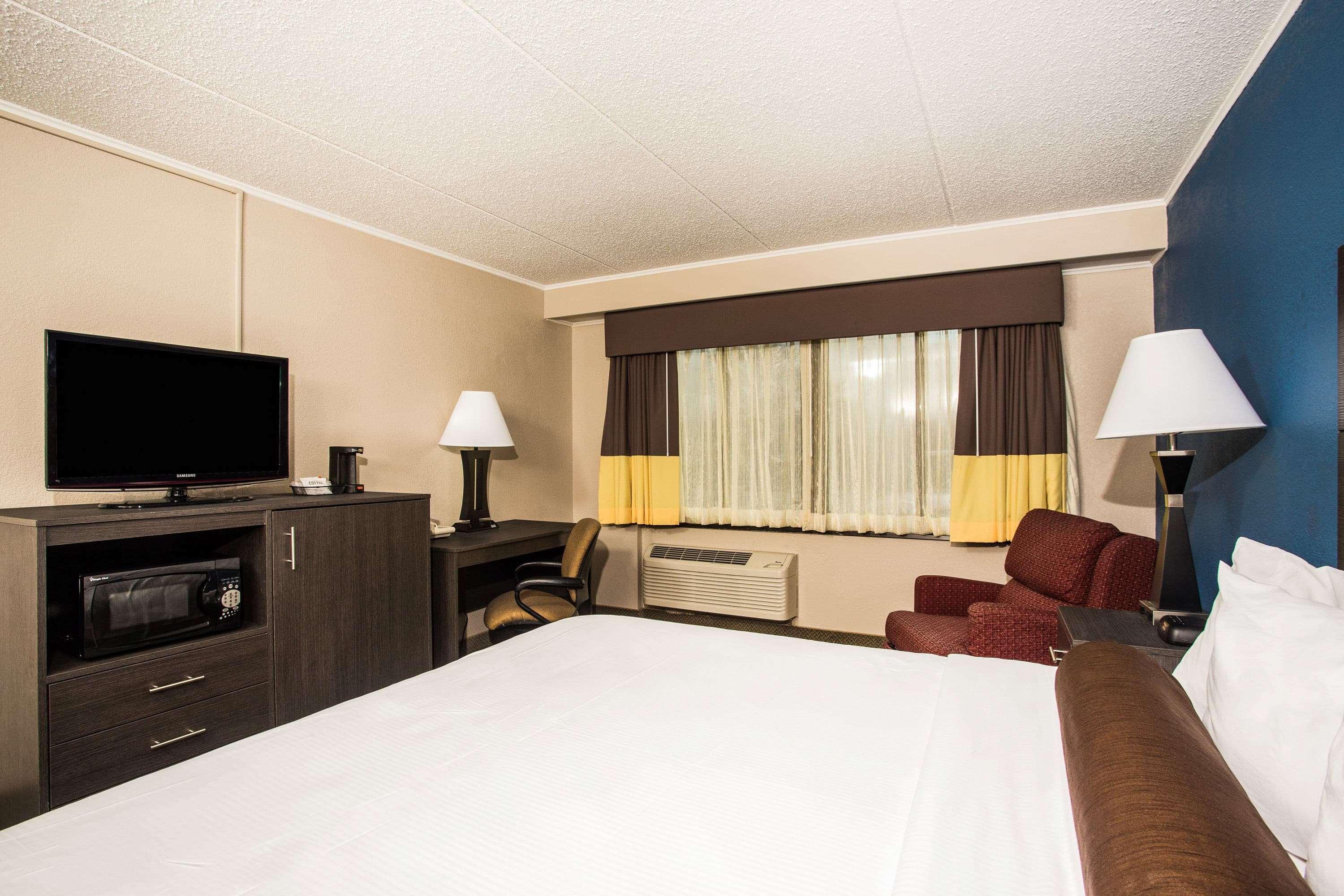 Hotel Baymont By Wyndham Appleton Extérieur photo