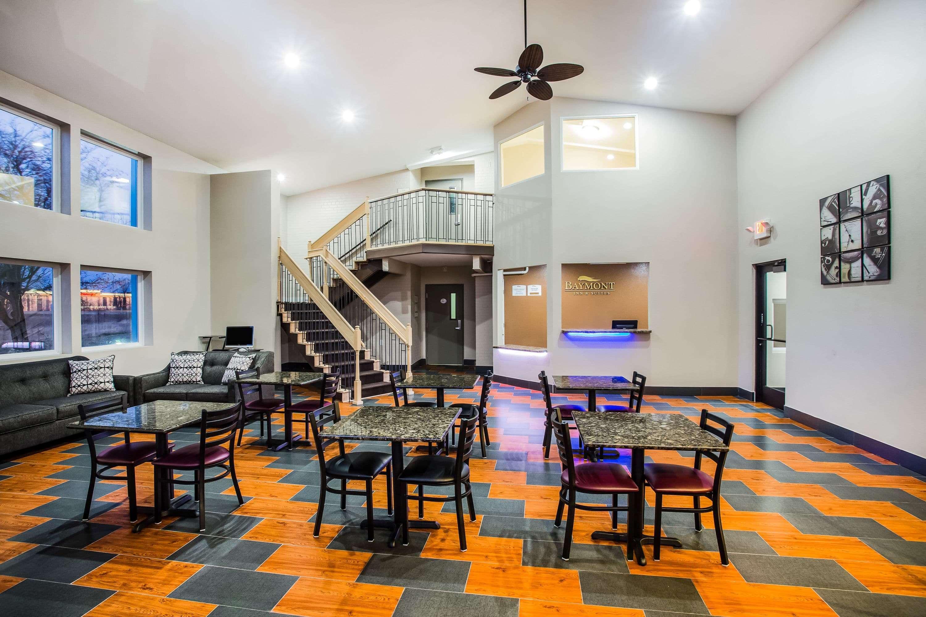 Hotel Baymont By Wyndham Appleton Extérieur photo