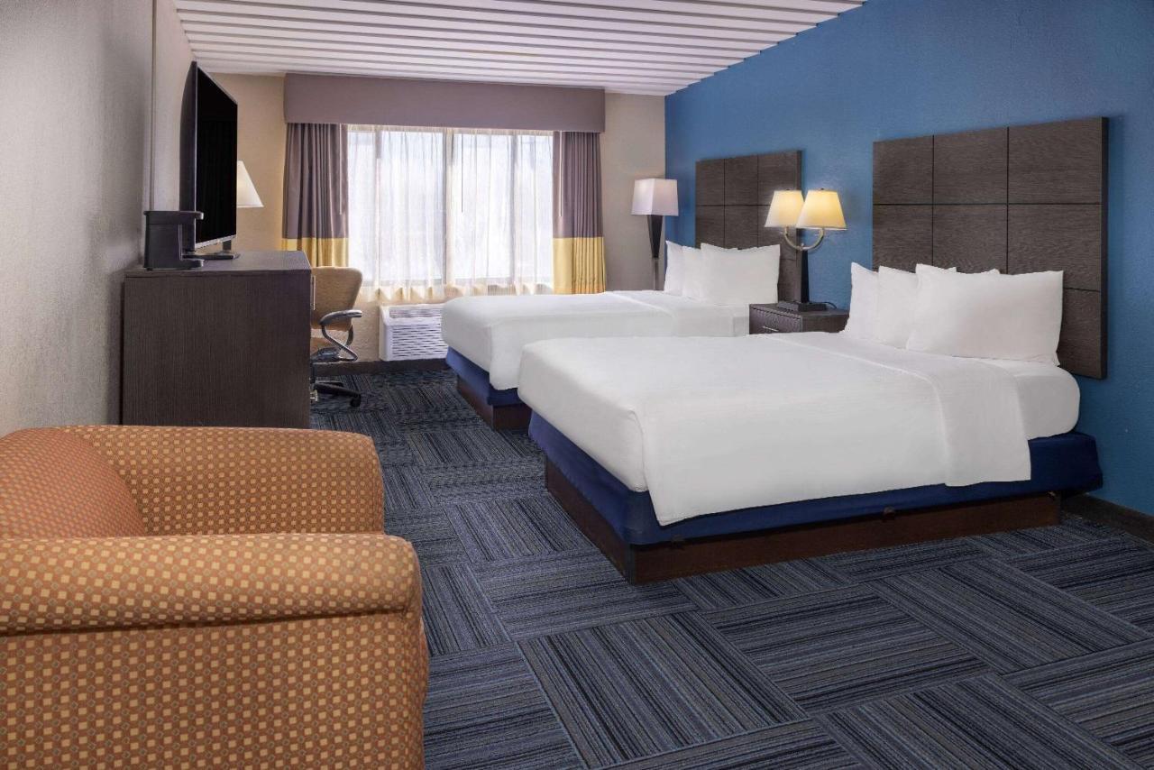 Hotel Baymont By Wyndham Appleton Extérieur photo